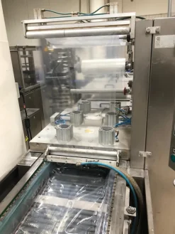 LINEA DI CONFEZIONAMENTO SOTTOVUOTO CON NASTRI