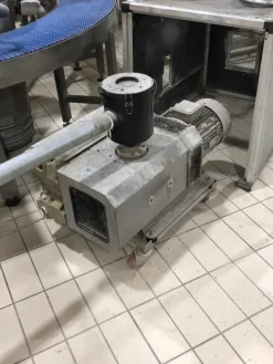 LINEA DI CONFEZIONAMENTO SOTTOVUOTO CON NASTRI