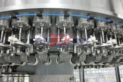 Linea di imbottigliamento PET – 4.000 bph