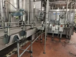 1#9381 Linea di imbottigliamento vino