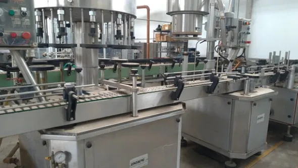 8#7145 Linea imbottigliatrice Enoberg