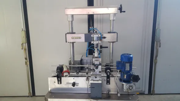 Linea nastro con tappatore elettro pneumatico 380 V