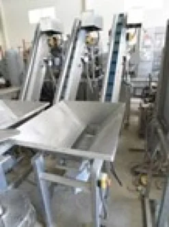 3 lines of weighing and packing line