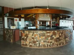 #19727 Locale commerciale adibito a bar-pub-pizzeria