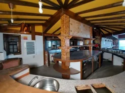 #19727 Locale commerciale adibito a bar-pub-pizzeria