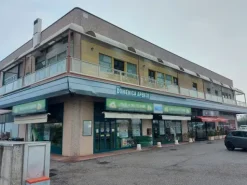 #19727 Locale commerciale adibito a bar-pub-pizzeria