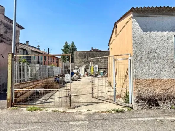 #2535012 Locale commerciale al piano terra