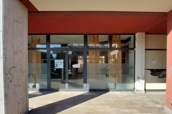 #25740 Locale commerciale con magazzino, cantina e garage