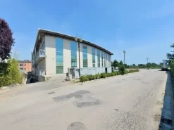 #14741 Locale commerciale con servizi