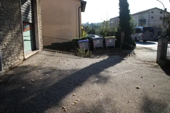 #11751 Locale commerciale con zona ristoro al piano terra