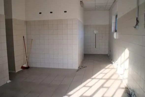 #11751 Locale commerciale con zona ristoro al piano terra