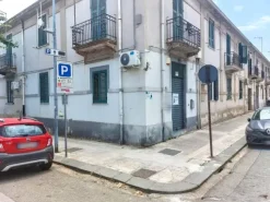 #2536535 Locale commerciale in edificio misto residenziale/commerciale