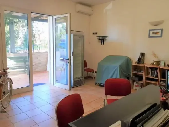 #9717 Locale commerciale in villaggio polifunzionale (sub 294)