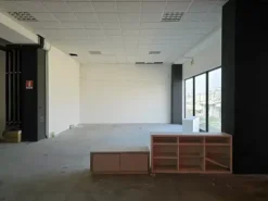#2515047 Locale commerciale su due piani