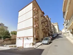 #23334 Locale deposito ed area scoperta per posti auto