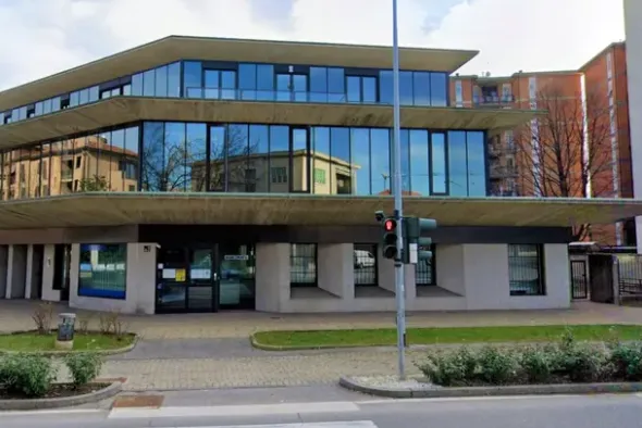 #19675 Locali adibiti ad istituto di credito