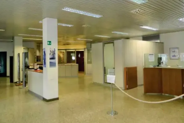 #19675 Locali adibiti ad istituto di credito