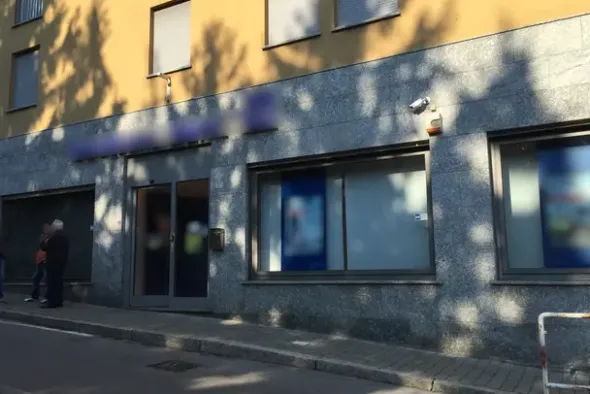 #19656 Locali adibiti ad istituto di credito