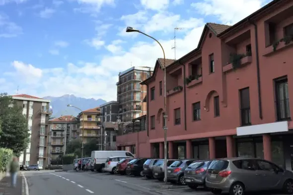 #19662 Locali adibiti ad istituto di credito