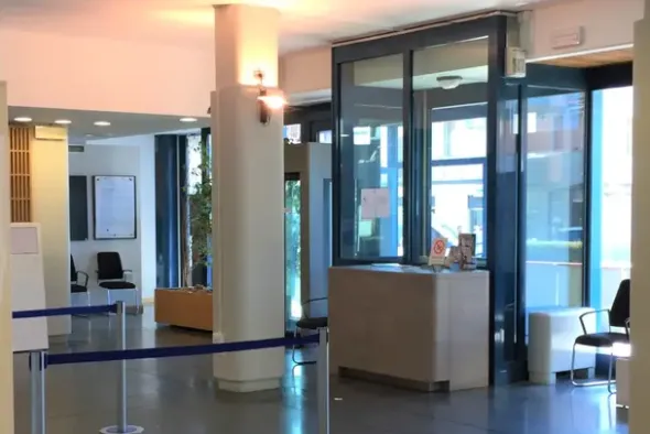 #19686 Locali adibiti ad istituto di credito