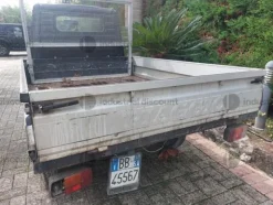 23#8949 Lotto blocco di Arredi e attrezzature da bar e Motoveicolo Ape