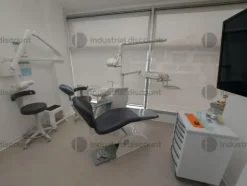 13#8917 Lotto blocco diArredo tecnico e materiale di consumo da ambulatorio odontoriatrico