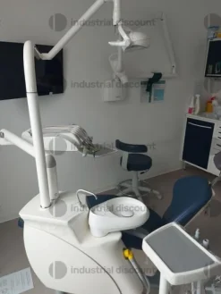13#8917 Lotto blocco diArredo tecnico e materiale di consumo da ambulatorio odontoriatrico