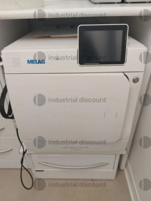 13#8917 Lotto blocco diArredo tecnico e materiale di consumo da ambulatorio odontoriatrico