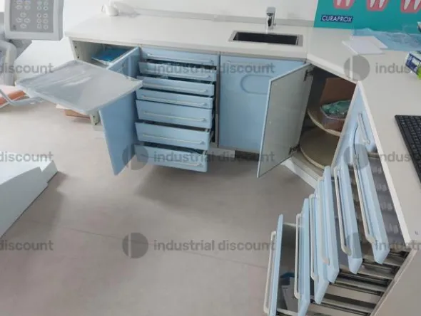 13#8917 Lotto blocco diArredo tecnico e materiale di consumo da ambulatorio odontoriatrico