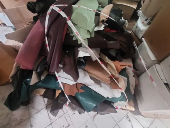3#8463 Lotto blocco di rimanenze di magazzino e macchine per la lavorazione di calzature