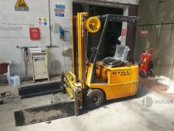 1#9351 Lotto in blocco di macchinari per la filatura e cardatura tessile ed autocarro Iveco