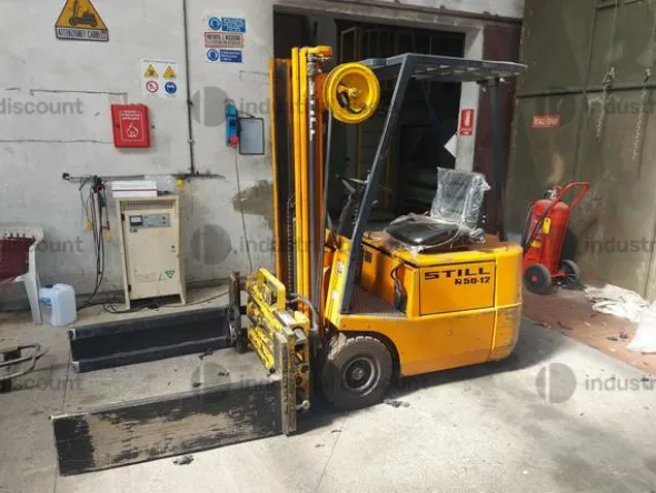 1#9351 Lotto in blocco di macchinari per la filatura e cardatura tessile ed autocarro Iveco