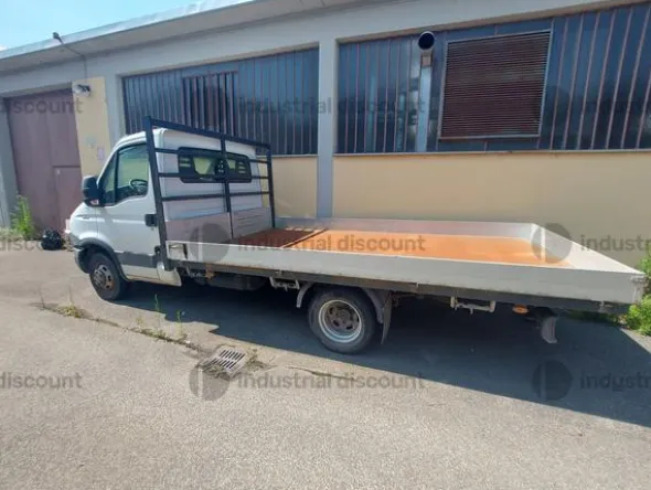 1#9351 Lotto in blocco di macchinari per la filatura e cardatura tessile ed autocarro Iveco