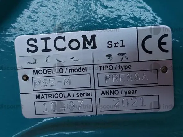 208#8883 Lotto macchinari per la confezione e lavorazione pelli