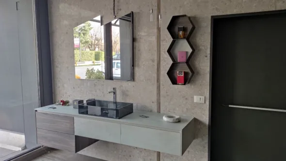 LOTTO 29 - N. 2 mobili bagno e piatto doccia