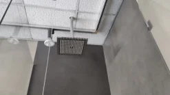 LOTTO 29 - N. 2 mobili bagno e piatto doccia