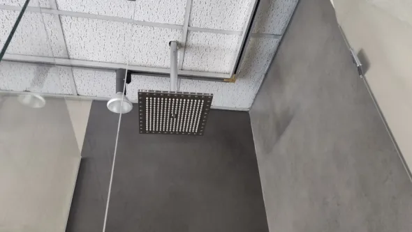 LOTTO 29 - N. 2 mobili bagno e piatto doccia