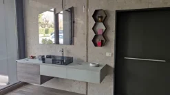 LOTTO 29 - N. 2 mobili bagno e piatto doccia