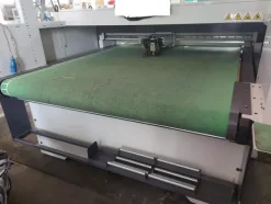 1#6298 Macchina a lama oscillante CNC Comelz CT/M
