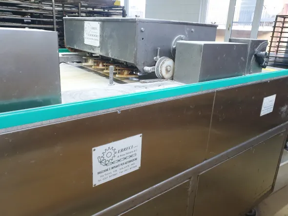 macchina automatica per la produzione di croissant