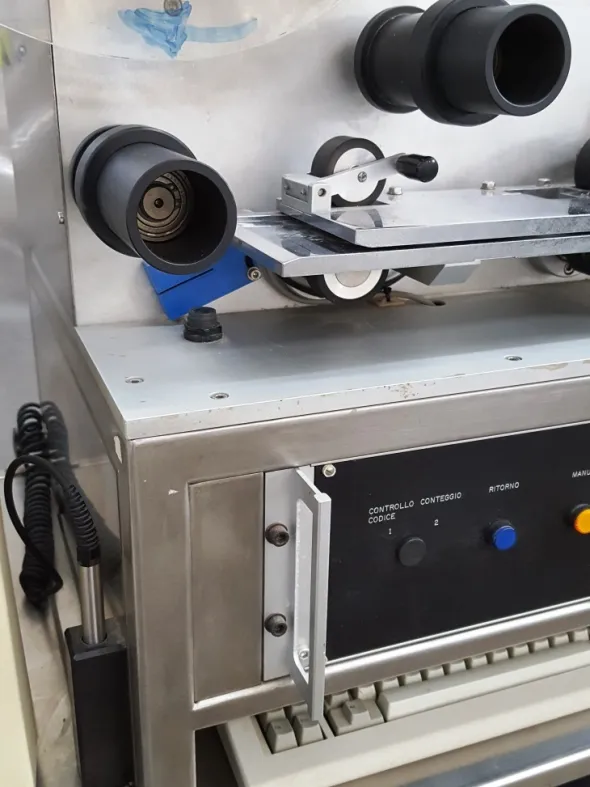 MACCHINA CONTROLLO ETICHETTE NERI (COD. MF-PK-ETI-73)