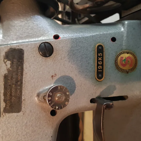MACCHINA DA CUCIRE SINGER 196K5