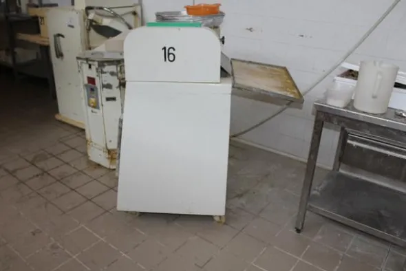 9#3961 Macchina formatrice per panini Esmach