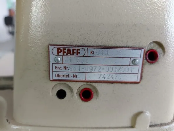 133#6059 Macchina imbastitrice Pfaff e piano da stiro Macpi