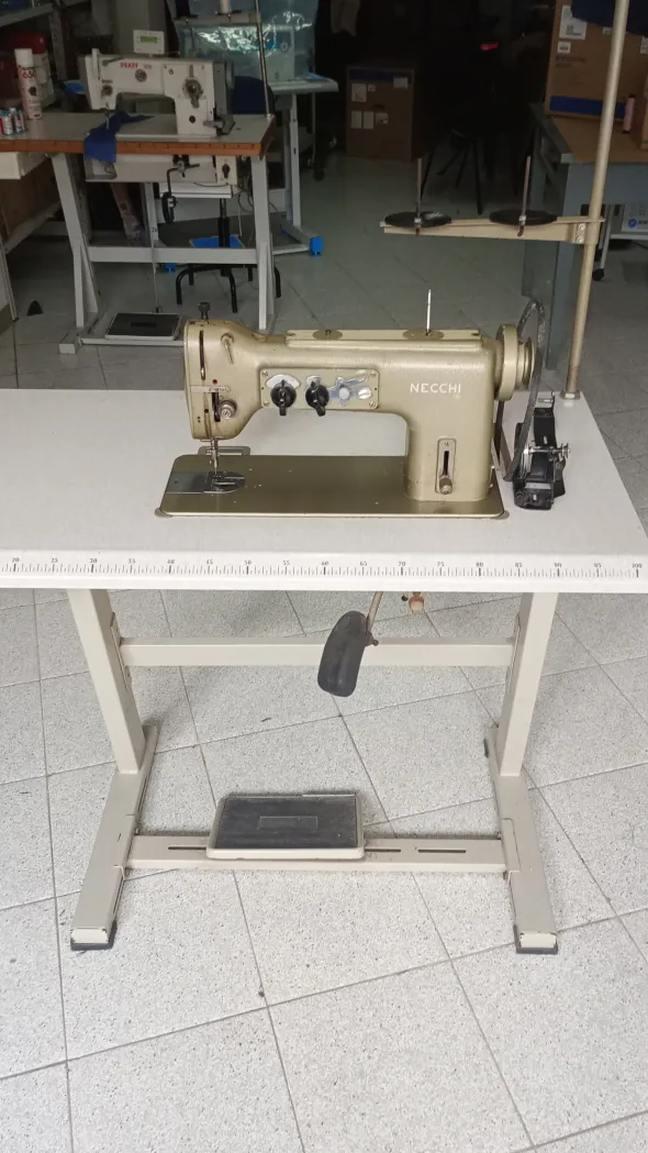 Macchina per cucire NECCHI 720-100 zig-zag