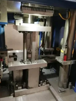 Macchina per la punzonatura dei profili INTESO S3130T