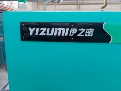 2#6439 Macchina per stampaggio a iniezione Yizumi
