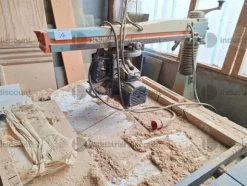 9#9200 Macchinari per lavorazione legno muniteria e ricambi vari