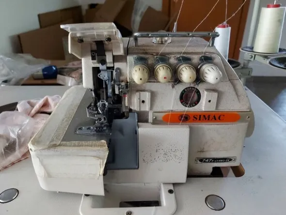 2#6201 Macchinari tessili e arredamento ufficio