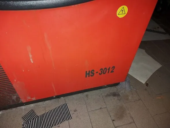 2#6201 Macchinari tessili e arredamento ufficio